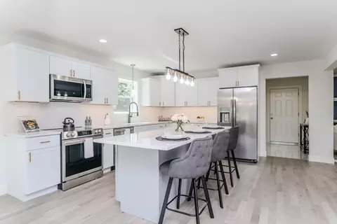 137 Thompson St, Palmer, MA 01069