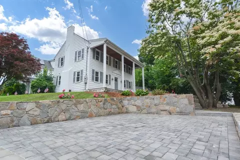 89 Woburn St, Medford, MA 02155