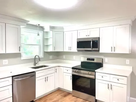 73 Cairn Rd, Brockton, MA 02302