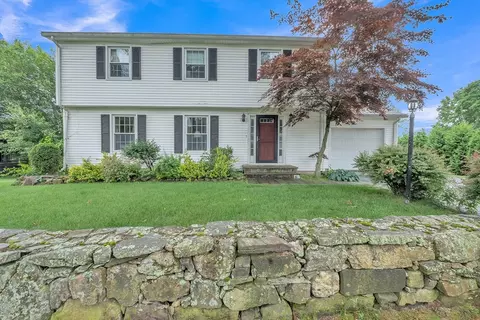 5 Upland St, Auburn, MA 01501