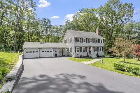 40 Abbott Ln, Chelmsford, MA 01824