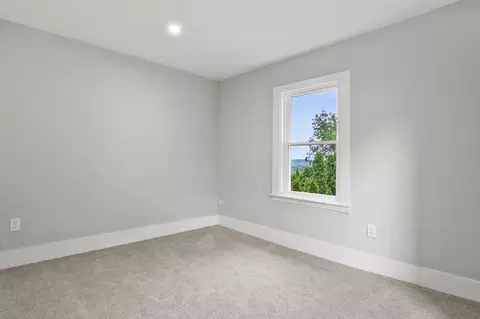 Bedroom - 112 Brookline St, Worcester, MA 01603 photo 1 of 6