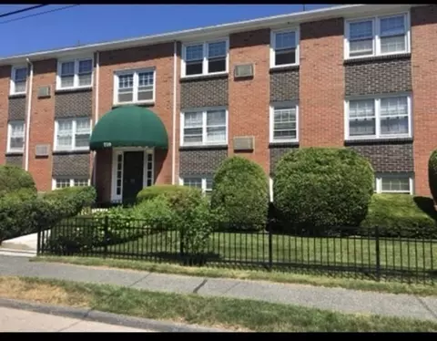 Bedroom - 210 Hillside Ave #37, Needham, MA 02494 photo 1 of 1