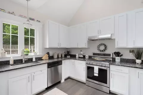 675 Main St #C1, Cotuit, MA 02635 photo 15