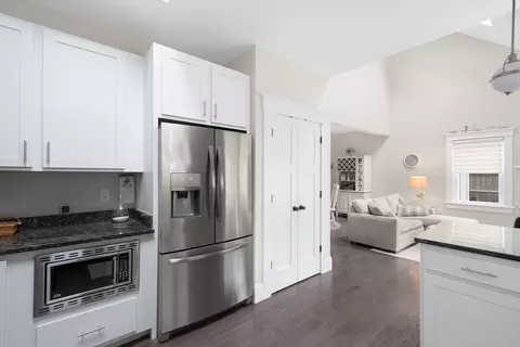675 Main St #C1, Cotuit, MA 02635 photo 17