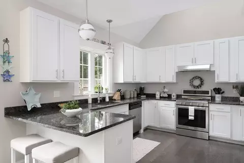 675 Main St #C1, Cotuit, MA 02635 photo 13