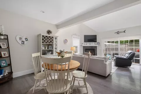 675 Main St #C1, Cotuit, MA 02635 photo 8