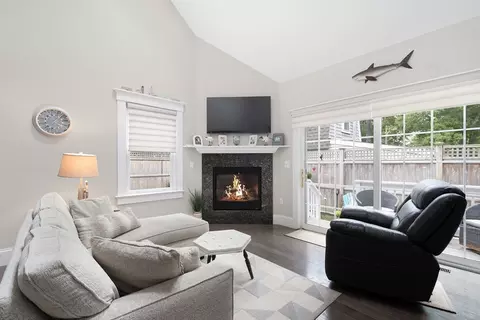 675 Main St #C1, Cotuit, MA 02635 photo 9