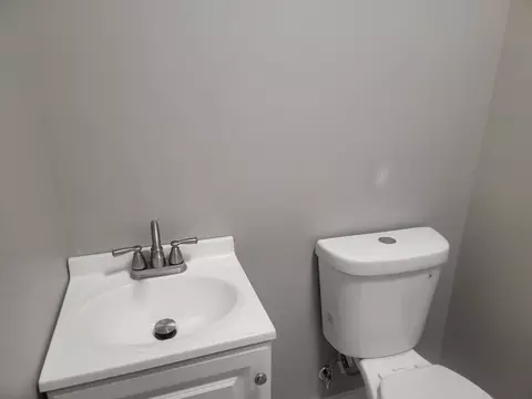 212 Marsden St, Springfield, MA 01109 photo 15