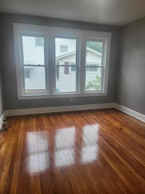 212 Marsden St, Springfield, MA 01109 photo 12