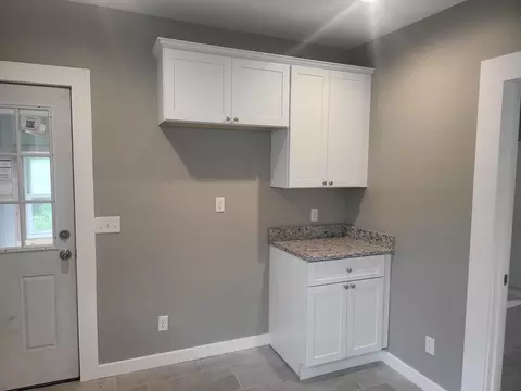 212 Marsden St, Springfield, MA 01109 photo 6