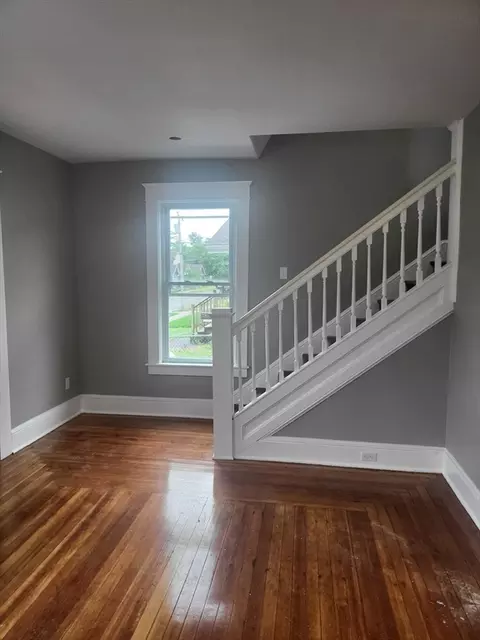 212 Marsden St, Springfield, MA 01109 photo 7
