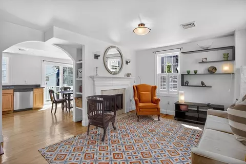 1 Avon Pl, Charlestown, MA 02129