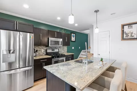 9 Lisbeth St #9, Lexington, MA 02420