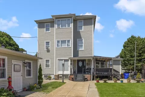 506 Snell St, Fall River, MA 02721