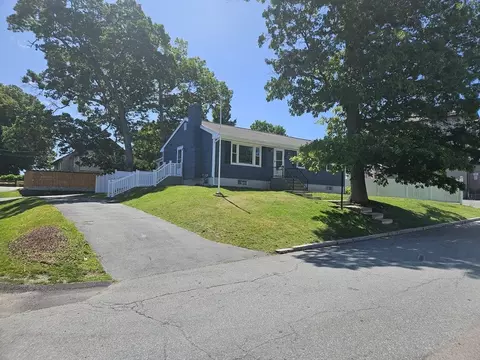 58 Stone St, Fall River, MA 02723