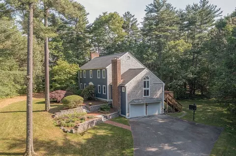 29 Wyndemere Ct, Plymouth, MA 02360