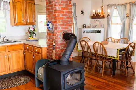 Dining - 9 Dresden Ave, Wareham, MA 02571 photo 1 of 1