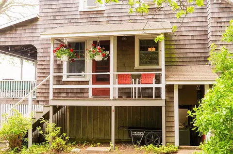 Exterior - 9 Dresden Ave, Wareham, MA 02571 photo 6 of 10