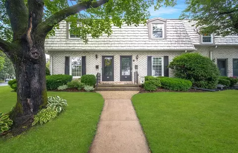 79 Plantation Dr #79, Agawam, MA 01001