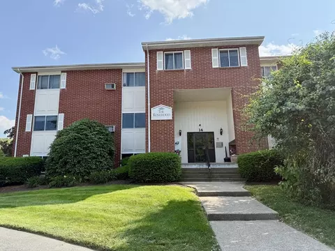 14 Dailey St #A, Attleboro, MA 02703