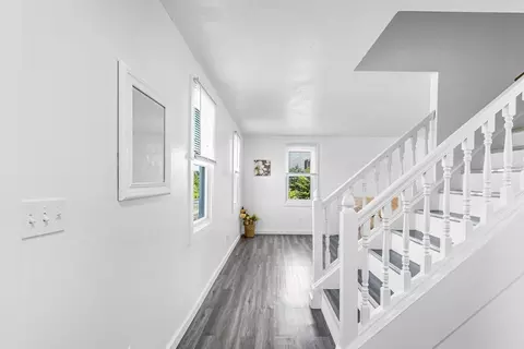 27 Hickory St, Springfield, MA 01105 photo 8