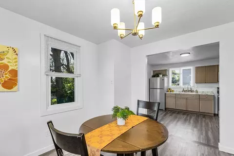 27 Hickory St, Springfield, MA 01105 photo 3