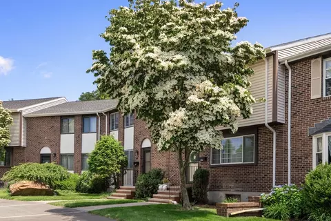 399 Pond St #G6, Braintree, MA 02184