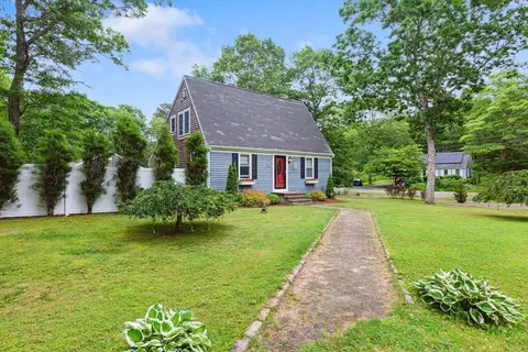 9 Jones Rd, Mashpee, MA 02649 photo 3