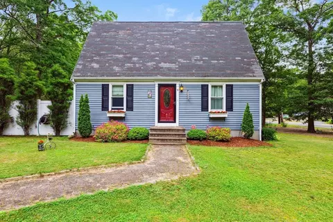 9 Jones Rd, Mashpee, MA 02649