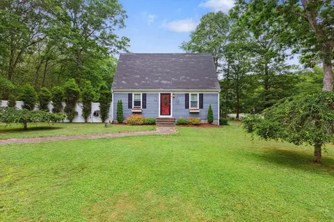 9 Jones Rd, Mashpee, MA 02649 photo 2