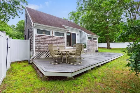 9 Jones Rd, Mashpee, MA 02649 photo 6