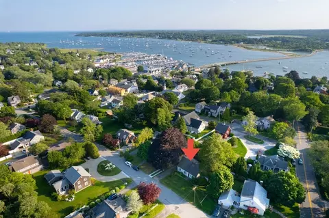 14 N Pleasant St, Dartmouth, MA 02748