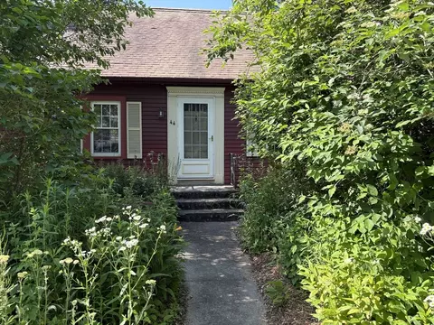 44 Ferrante Ave, Greenfield, MA 01301