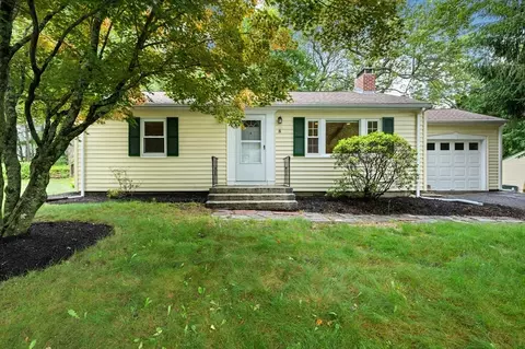 8 Oakwood St, Holden, MA 01520