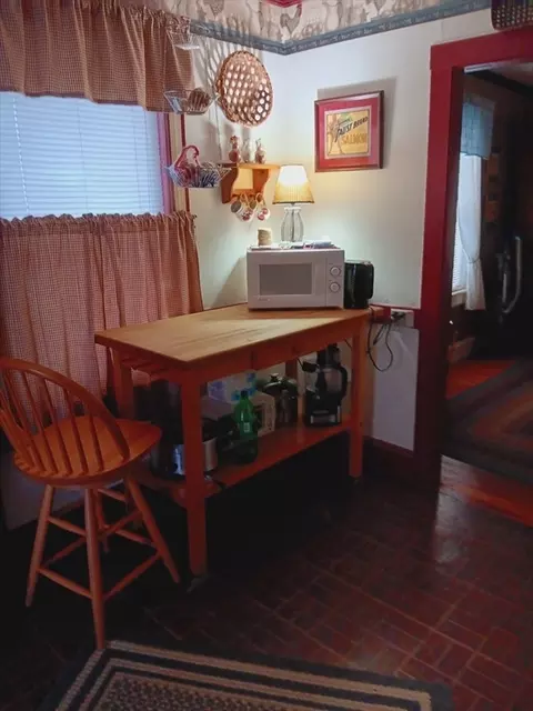 121 Kellogg St, Fall River, MA 02724 photo 5