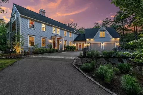 1 Crooked Ln, Manchester, MA 01944