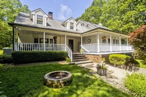 60 Daniel Shays Hwy, Pelham, MA 01002