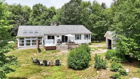 Exterior - 90 Maple St, Douglas, MA 01516 photo 5 of 9