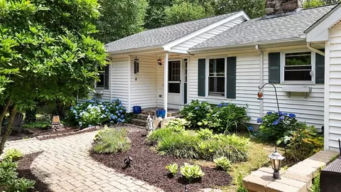 Exterior - 90 Maple St, Douglas, MA 01516 photo 1 of 9