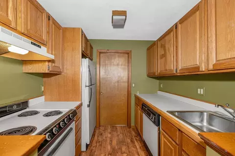 Kitchen - 8 Horseshoe Dr, Acton, MA 01720 photo 6 of 6