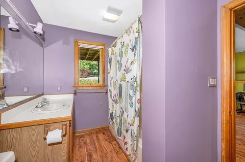 Bath - 8 Horseshoe Dr, Acton, MA 01720 photo 5 of 5