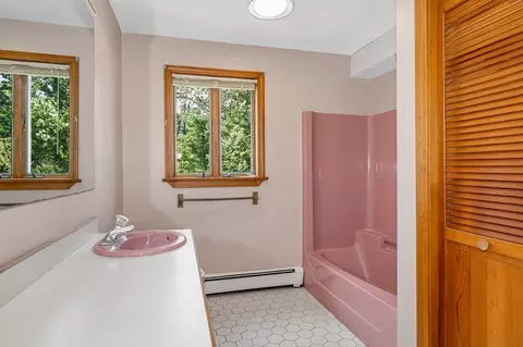 Bath - 8 Horseshoe Dr, Acton, MA 01720 photo 1 of 5