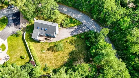 View/Area - 8 Horseshoe Dr, Acton, MA 01720 photo 2 of 3