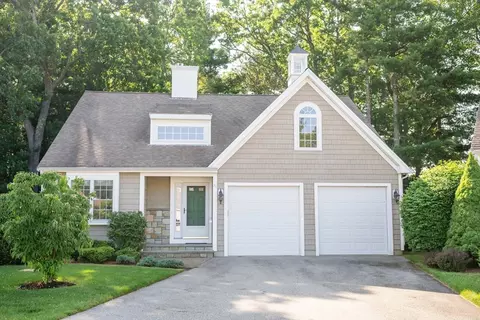 31 Mulligan Dr #31, Weymouth, MA 02190