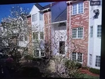 121 Tall Oaks Dr #F, Weymouth, MA 02190
