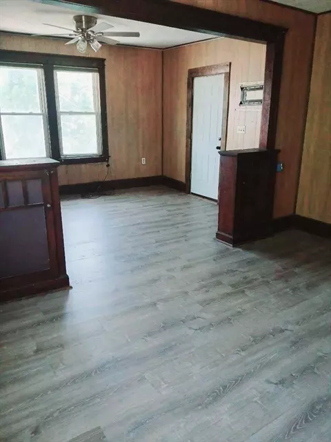 Living - 14 Douglas Ct, Worcester, MA 01603 photo 1 of 2