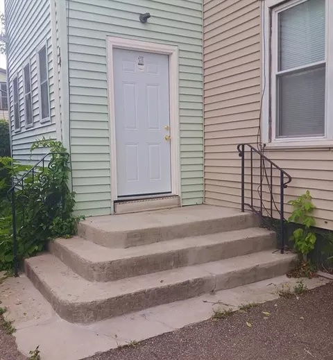 Exterior - 14 Douglas Ct, Worcester, MA 01603 photo 2 of 3