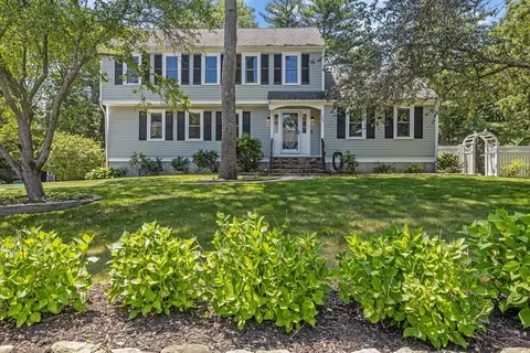 25 Deirdra Dr, Plymouth, MA 02360