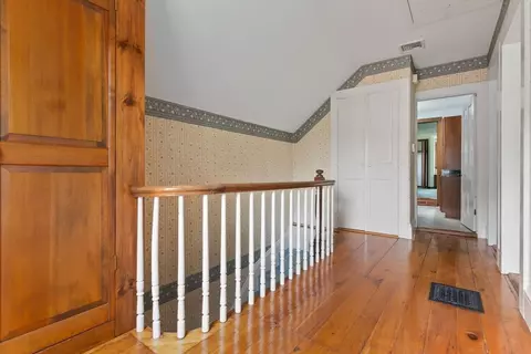 Entry Way - 7 Martin St, Danvers, MA 01923 photo 8 of 8